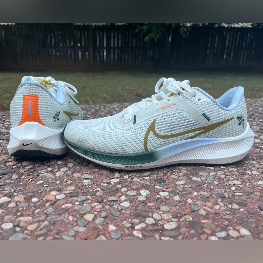 Size 7.5 Nike Pegasus 40- Fits like an 8 - Picture 2 of 2